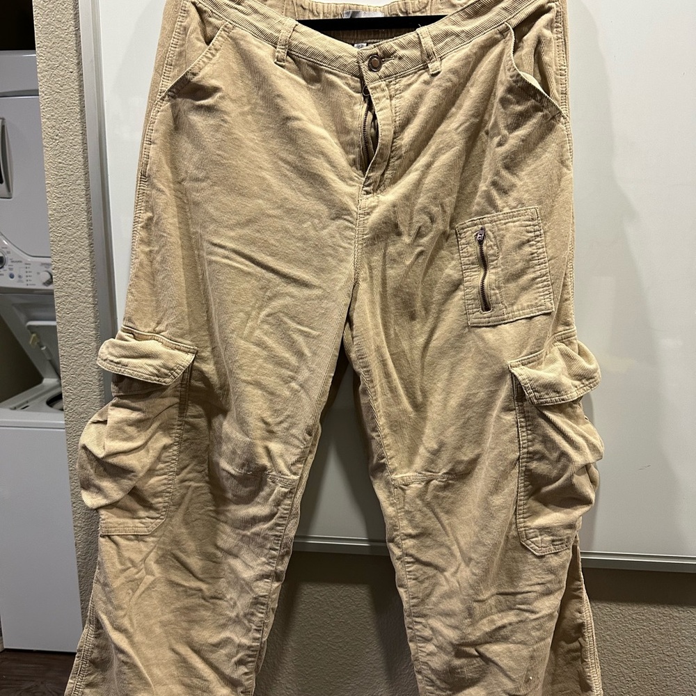 Women’s Tan Cargo Pants